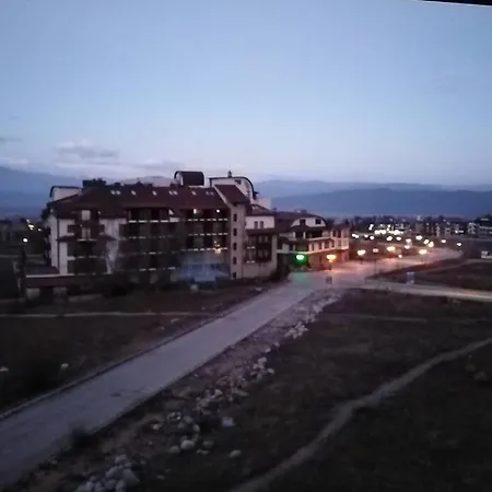 Royal Towers - 945 Apartment