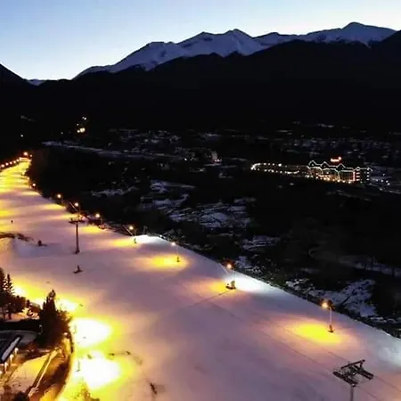 Royal Towers - 945 アパート